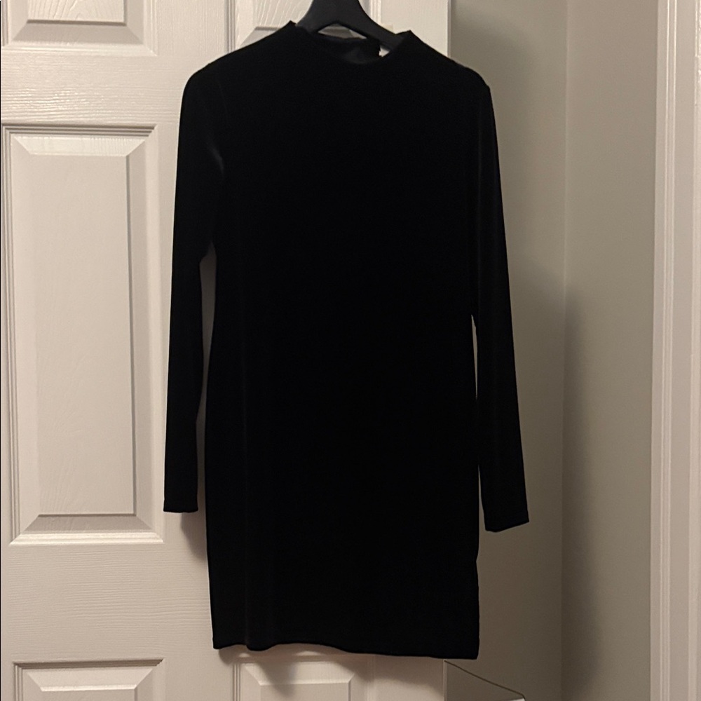 H&M Elegant Black Long Sleeve Dress